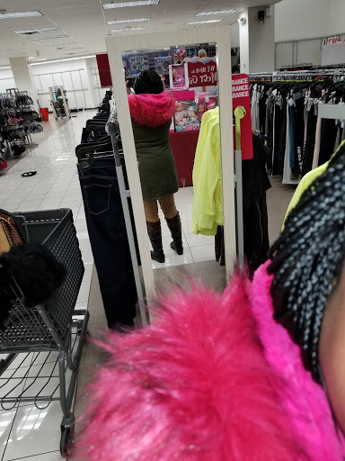 Clothing Store «Burlington Coat Factory», reviews and photos, 100 S 69th St, Upper Darby, PA 19082, USA