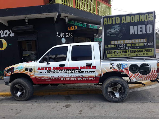 Auto adornos melo