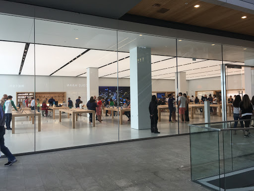 Cell Phone Store «Apple Brickell City Centre», reviews and photos, 701 S Miami Ave, Miami, FL 33130, USA