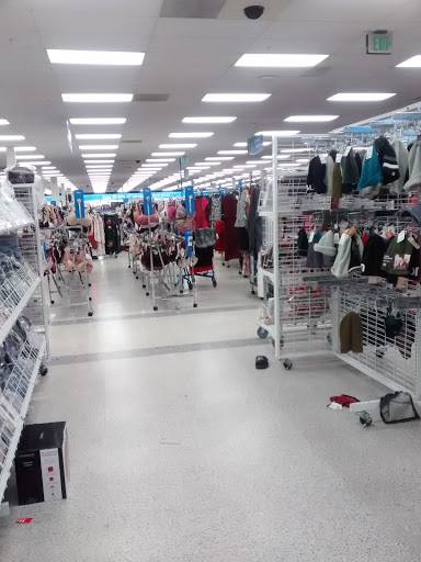 Clothing Store «Ross Dress for Less», reviews and photos, 12115 Biscayne Blvd, North Miami, FL 33181, USA