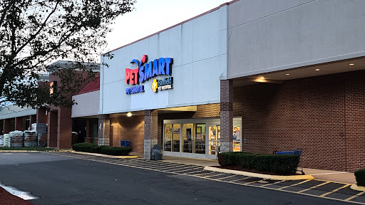 Pet Supply Store «PetSmart», reviews and photos, 5 Main St, East Hartford, CT 06118, USA