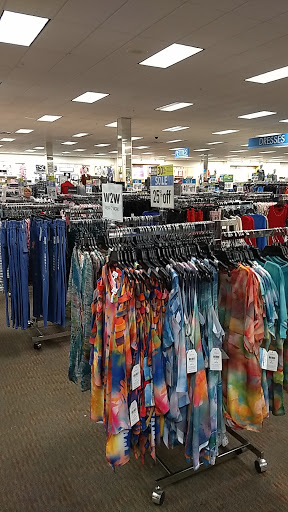 Clothing Store «Bealls Department Store», reviews and photos, 3701 Tamiami Trail E, Naples, FL 34112, USA