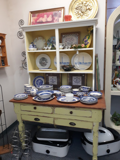 Thrift Store «Hospice Thrift Store», reviews and photos, 503 E Seltice Way # F, Post Falls, ID 83854, USA