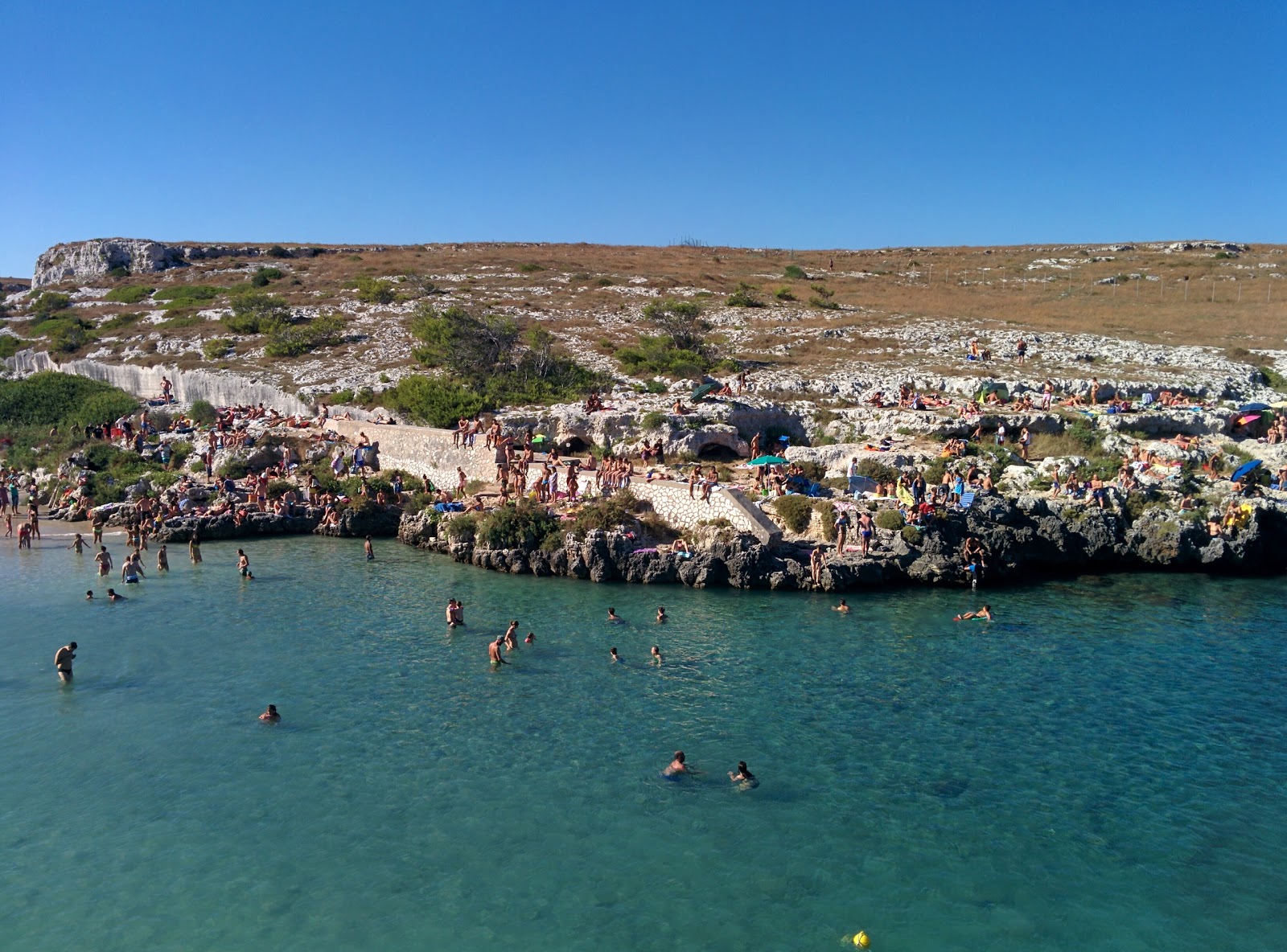 Photo de Spiaggia di Porto Badisco - recommandé pour les voyageurs en famille avec des enfants