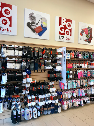 Shoe Store «Famous Footwear», reviews and photos, 3501 NJ-42, Turnersville, NJ 08012, USA