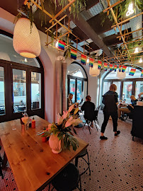 Atmosphère du Restaurant de cuisine fusion asiatique East Canteen Grand'Rue à Strasbourg - n°4