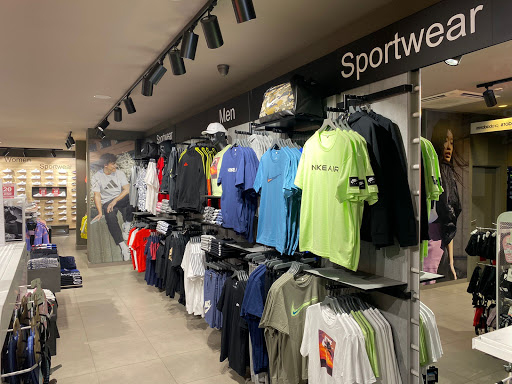 Tiendas Running Tarragona Cerca De Mi, Abren