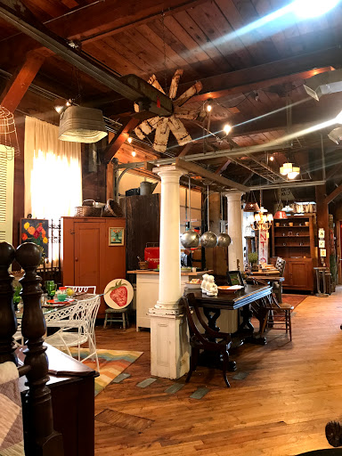 Antique Furniture Store «Hip and Humble», reviews and photos, 401 E Main St, Berryville, VA 22611, USA