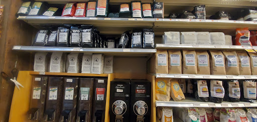 Grocery Store «Bow Street Market», reviews and photos, 79 Bow St, Freeport, ME 04032, USA