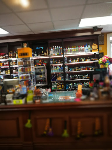 Liquor Store «Lake Wine and Spirits», reviews and photos, 180 Main St S, Southbury, CT 06488, USA