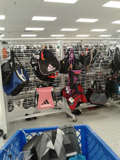 Clothing Store «Ross Dress for Less», reviews and photos, 909 N Landing Way, Renton, WA 98057, USA