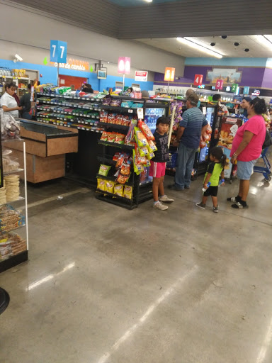 Supermarket «Food City», reviews and photos, 1940 W Indian School Rd, Phoenix, AZ 85015, USA