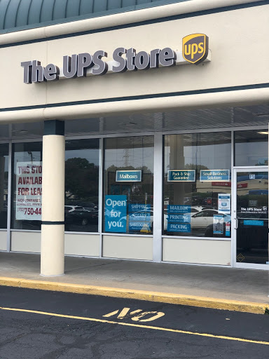 Shipping and Mailing Service «The UPS Store», reviews and photos, 10 Main St, Woodbridge, NJ 07095, USA