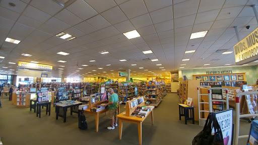 Book Store «Barnes & Noble», reviews and photos, 2000 E Rio Salado Pkwy #1032, Tempe, AZ 85281, USA