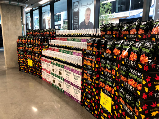 Grocery Store «Whole Foods Market», reviews and photos, 7511 Leesburg Pike, Falls Church, VA 22043, USA