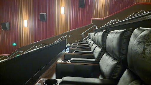 Movie Theater «Regal Cinemas Streets of Indian Lake 16 & IMAX», reviews and photos, 300 Indian Lake Blvd, Hendersonville, TN 37075, USA