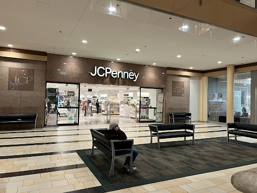 Shopping Mall «Newport Centre», reviews and photos, 30 Mall Dr W, Jersey City, NJ 07310, USA