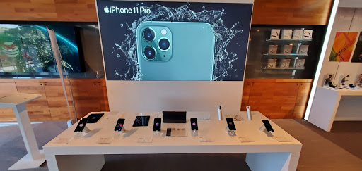 Cell Phone Store «AT&T», reviews and photos, 1812 N Westshore Blvd, Tampa, FL 33607, USA