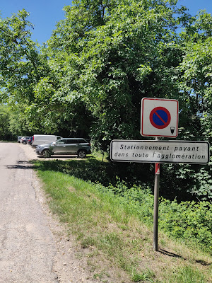 Parkplatz à Vézelay
