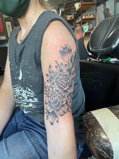 Tattoo Shop «Dark Lotus Tattoos», reviews and photos, 239 W Mill St, Liberty, MO 64068, USA
