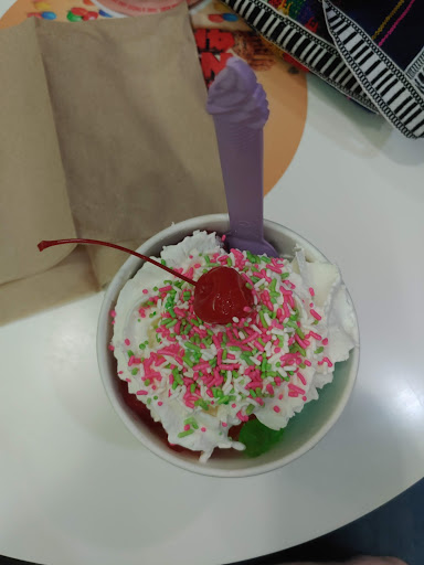 Frozen Yogurt Shop «Yogurtland Costa Mesa- Baker Street», reviews and photos, 1450 Baker St, Costa Mesa, CA 92626, USA