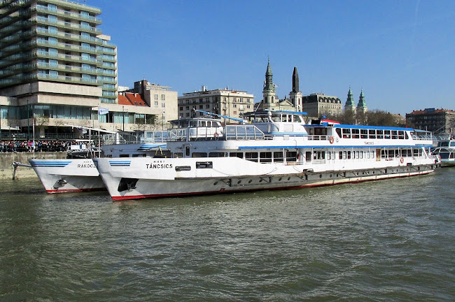 Budapest Danube Cruise - Utazási iroda