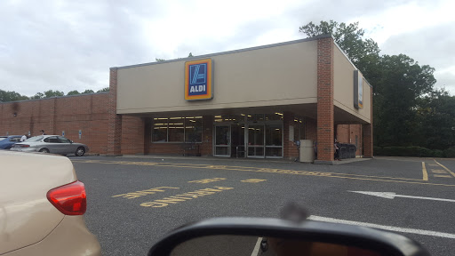 ALDI, 6679 U.S. 9, Howell, NJ 07731, USA, 
