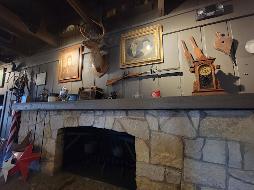 American Restaurant «Cracker Barrel Old Country Store», reviews and photos, 1511 Riverboat Center Dr, Joliet, IL 60431, USA