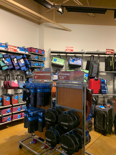 Clothing Store «Columbia Sportswear Outlet Store at Allen Premium Outlets», reviews and photos, 820 Stacy Rd #470, Allen, TX 75013, USA