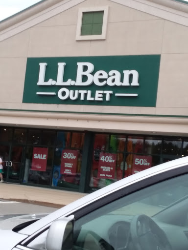 Clothing Store «L.L. Bean Outlet», reviews and photos, 31 Gusabel Ave, Nashua, NH 03063, USA