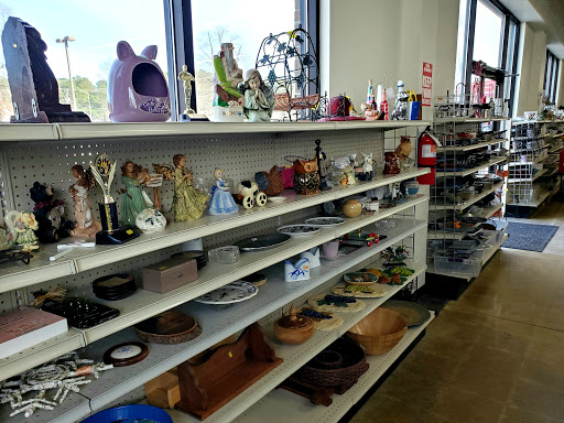 Thrift Store «Disabled American Veterans Thrift store», reviews and photos, 15265 Warwick Blvd, Newport News, VA 23608, USA