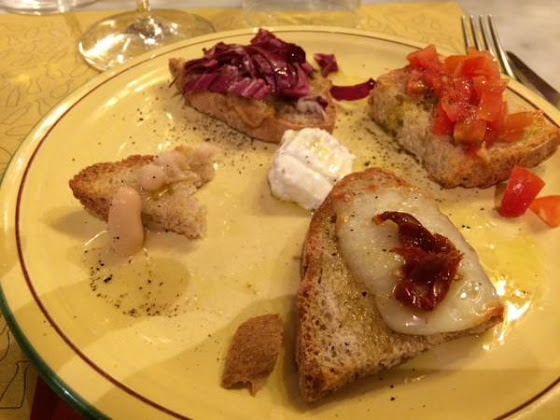 Plats et boissons hôtels Palazzo Barbini 06061 Castiglione del Lago