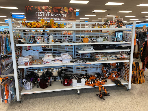 Clothing Store «Ross Dress for Less», reviews and photos, 926 Airport Center Rd, Allentown, PA 18109, USA