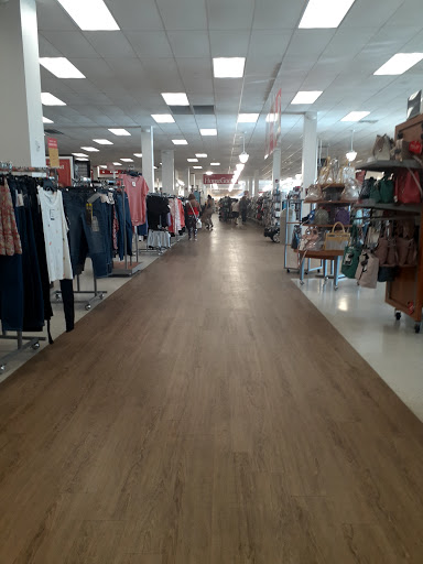 Department Store «T.J. Maxx & HomeGoods», reviews and photos, 2685 South Rd, Poughkeepsie, NY 12601, USA