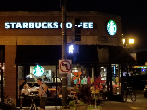 Coffee Shop «Starbucks», reviews and photos, 164 N York St, Elmhurst, IL 60126, USA