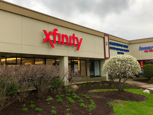 Internet Service Provider «XFINITY Store by Comcast», reviews and photos, 1229 E Golf Rd, Schaumburg, IL 60173, USA