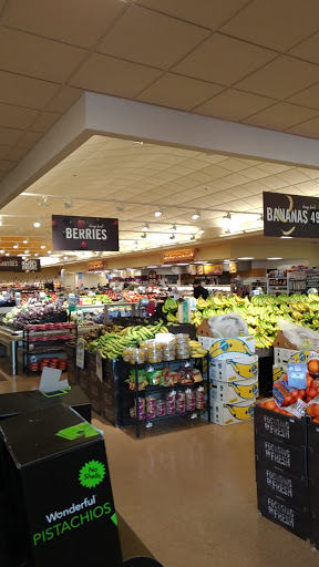Grocery Store «Stop & Shop», reviews and photos, 540 Squire Rd, Revere, MA 02151, USA