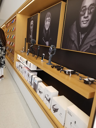 Computer Store «Apple St. Johns Town Center», reviews and photos, 4835 River City Dr, Jacksonville, FL 32246, USA