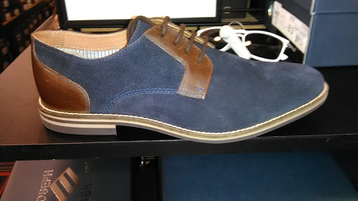 Clothing Store «K&G Fashion Superstore», reviews and photos, 895 E Kemper Rd, Springdale, OH 45246, USA