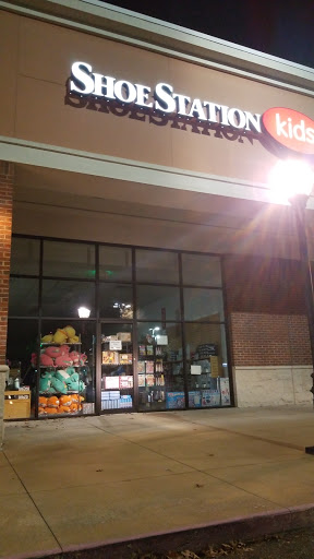 Shoe Store «Shoe Station», reviews and photos, 8041 Eastchase Pkwy, Montgomery, AL 36117, USA