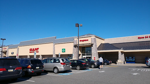 Grocery Store «Giant Food Stores», reviews and photos, 116 West Township Line Road, Havertown, PA 19083, USA