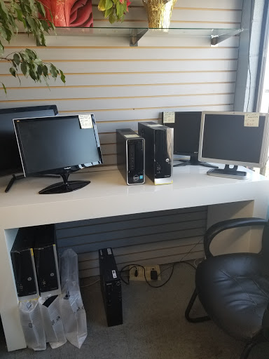 Computer Repair Service «365 Laptop Repair», reviews and photos, 13822 Prairie Ave, Hawthorne, CA 90250, USA