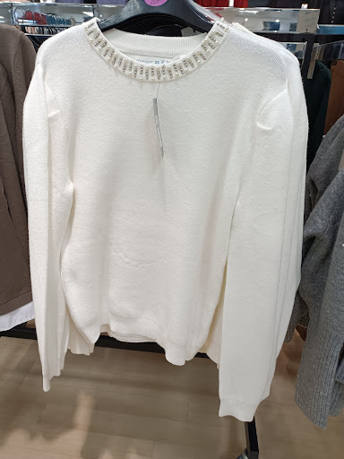 Stores to buy women's long sleeve t-shirts Northampton