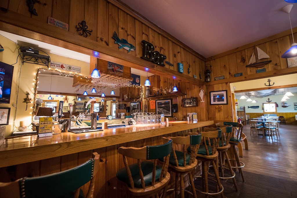 Brown's Clam Shanty 04090