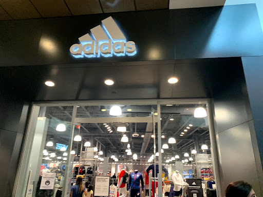 Shoe Store «Reebok Outlet», reviews and photos, 651 Kapkowski Rd #1048, Elizabeth, NJ 07201, USA