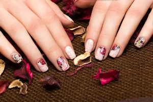 Luxury Nails and Spa Osage Beach image
