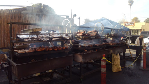 Grocery Store «Handy Market, Wine Store, Craft Beer Shop, Bottle Shop, Choice Meats», reviews and photos, 2514 W Magnolia Blvd, Burbank, CA 91505, USA