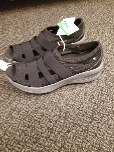 Clothing Store «Ross Dress for Less», reviews and photos, 640 Concar Dr, San Mateo, CA 94402, USA