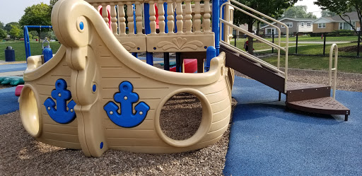 Golf Course «Lake Park Golf Course & Marina», reviews and photos, 1015 Howard Ave, Des Plaines, IL 60018, USA