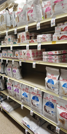 Pet Supply Store «PetSmart», reviews and photos, 1671 E Market St, Harrisonburg, VA 22801, USA